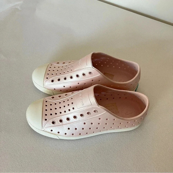 Native Shoes - Jefferson Juniors Size 3 Shoe Pink Metallic Slip-On - Picture 4 of 11